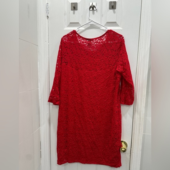 Red lace dress - Picture 2 of 2